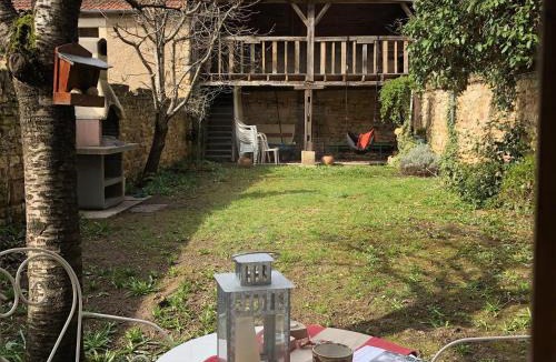 Saint-Amand-Montrond House | Gîte confortable au centre-ville - 8 pers. - FR-1-586-69