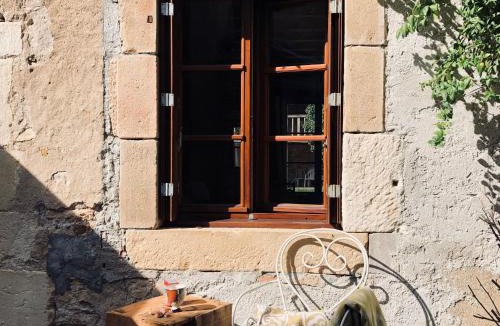 Saint-Amand-Montrond House | Gîte confortable au centre-ville - 8 pers. - FR-1-586-69