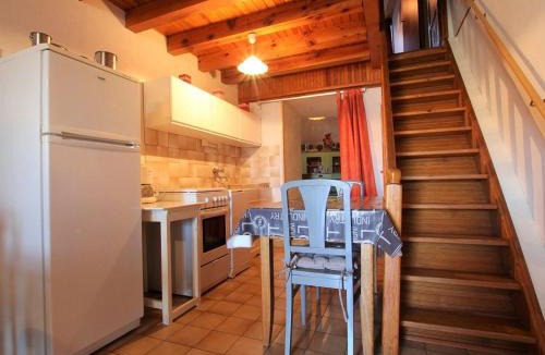 Lantriac House | Gîte confortable en hameau calme près du Puy en Velay – 2 chambres, équipement bébé, terrain fermé - FR-1-582-141