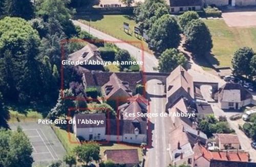 Bruere-Allichamps House | Gîte Contemporain près de l'Abbaye de Noirlac avec Jardin, Wi-Fi et Commodités Incluses - FR-1-586-38