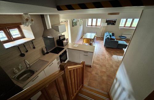 Bruere-Allichamps House | Gîte Contemporain près de l'Abbaye de Noirlac avec Jardin, Wi-Fi et Commodités Incluses - FR-1-586-38