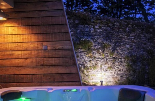 Morlaix Apartment | Gîte Cosy et Calme, Avec spa et Jardin, au Cœur de Morlaix