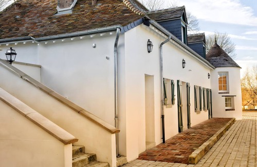 Chateau-Renard House | Gîte Cyclamen – Le Clos de Mocberry Vacation Rentals