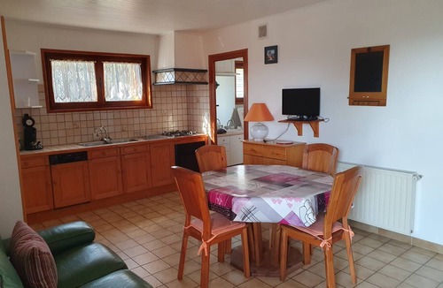 Saint-Genix-sur-Guiers House | Gîte de Pigneux – Covered Terrace, Mountain View, Garden & Barbecue