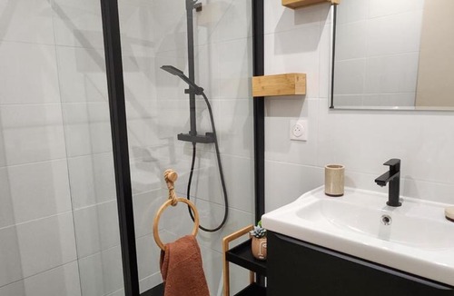 Vianne Apartment | Gîte de 55m2 pour 2 à 3 personnes, au cœur de la Bastide, draps, serviettes, wifi, clim et inclus