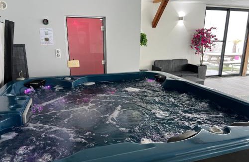 Bergesserin House | Gîte de Bellevue avec piscine intérieure privative