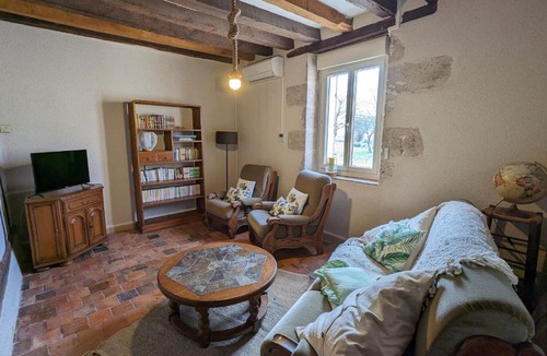 Saint-Firmin-sur-Loire House | Gîte de charme en forêt: 4/6 pers, nature, détente, parking, animaux acceptés - FR-1-590-529