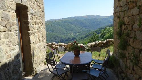 Gluiras Hotel | Gîte de Chapelèche Les Glycines