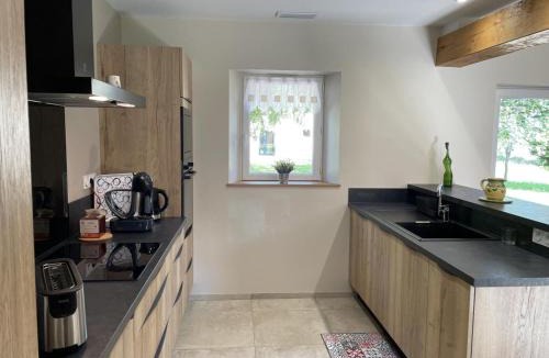 Thiel-sur-Acolin House | Gîte de charme à Thiel-sur-Acolin avec jardin et climatisation - FR-1-489-338