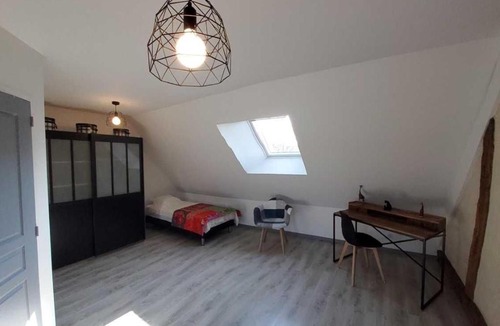 Saint-Georges-du-Rosay House | Gîte de charme près du Mans, tout équipé avec espace extérieur, garage, et confort moderne - FR-1-410-385