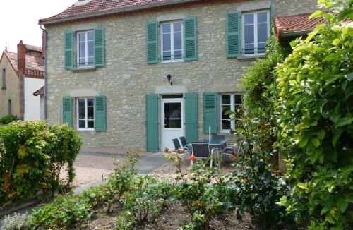 Saint-Bonnet-de-Rochefort House | Gîte de charme à Saint-Bonnet-de-Rochefort avec jardin privatif - FR-1-489-105
