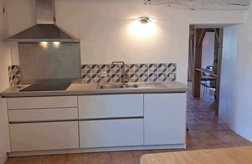 La Chapelle-Neuve House | Gîte de la chaumière de Floranges, 6 pers. Pets welcome, forest walks.