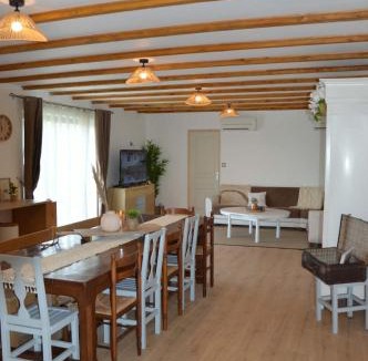 Aubigny-la-Ronce House | Gîte de la raquette