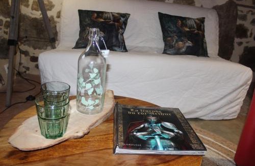 Maure-de-Bretagne Apartment | Gîte de Merlin l 'enchanteur