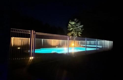 Frayssinet-le-Gelat House | Gîte des Combes Blanches avec piscine et jacuzzi