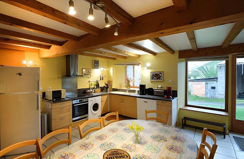 Manglieu House | Gîte du Châtelet, 10-12 Guests, in Auvergne