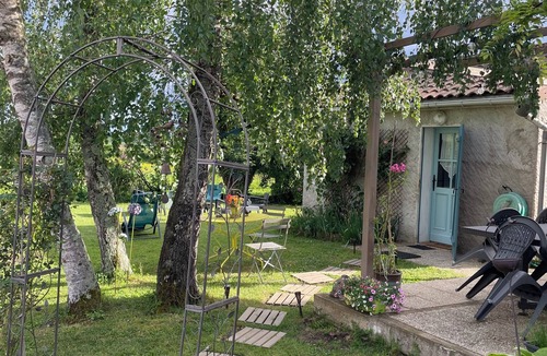 Saint-Priest-Bramefant Apartment | Gîte du Ruisseau
