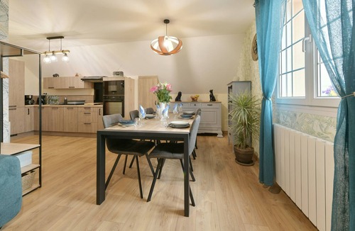 Mayenne Apartment | Gîte du Pont d'Amourette - Jacuzzi et piscine chauffée