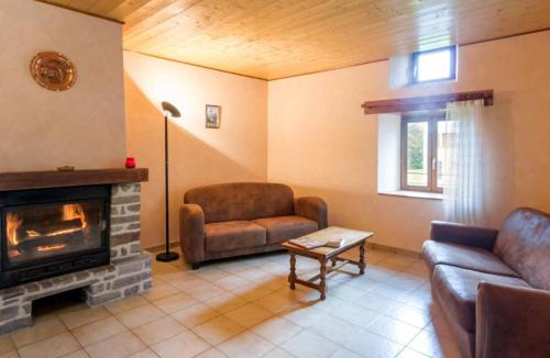 Sauvain House | Gîte en pierre 6 pers avec cheminée à Sauvain - FR-1-496-42