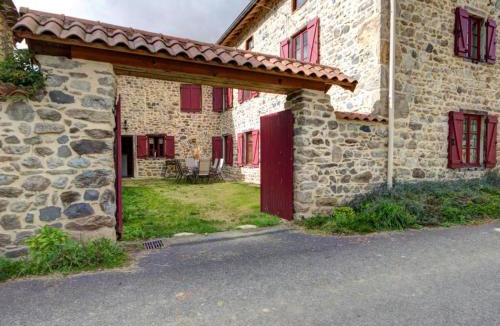 Saint-Just-en-Bas House | Gîte en Pierre Rest. avec Cheminée et Jardin, Parc Livradois-Forez - FR-1-496-19