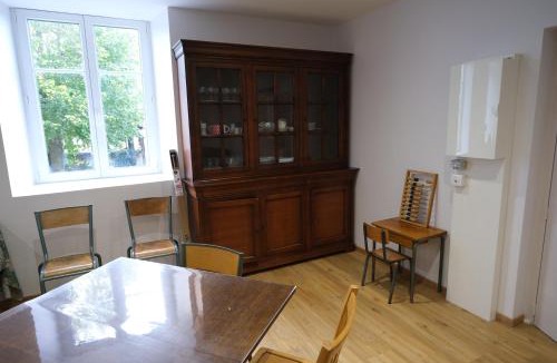 Le Monastier-sur-Gazeille Bed & Breakfast | Gîte et Chambres d'hôtes du Musée Ecole
