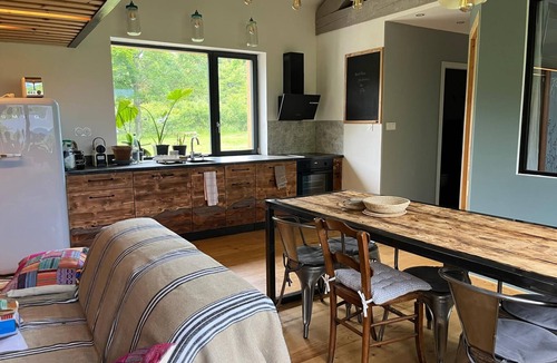 L'Arbresle Bed & Breakfast | Gîte + extra room in L'Arbresle