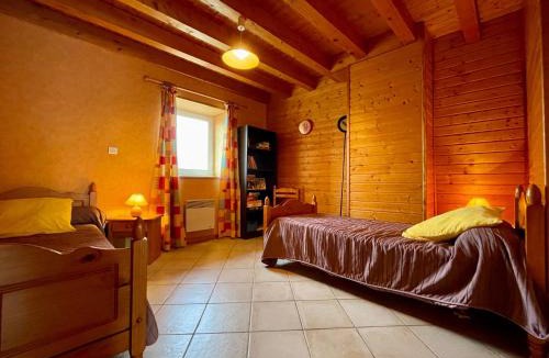 Saint-Maurice-de-Lignon House | Gîte familial avec terrasse proche châteaux, lac, et parcours aventure - FR-1-582-174