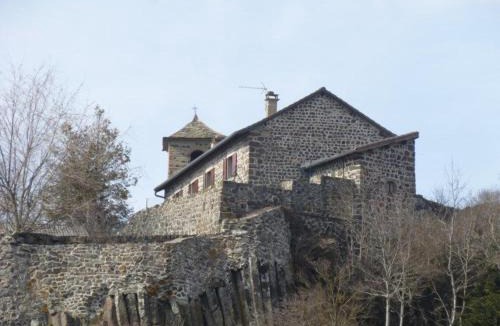Mezeres House | Gîte familial avec cour, ping-pong, proche Lyon et Clermont-Ferrand - FR-1-582-330