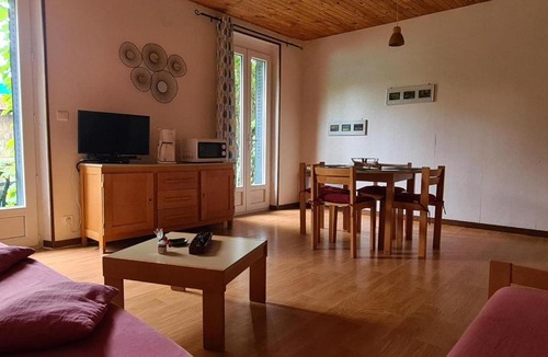 La Chabanne House | Gîte indépendant avec terrasse et garage à La Chabanne - FR-1-489-187