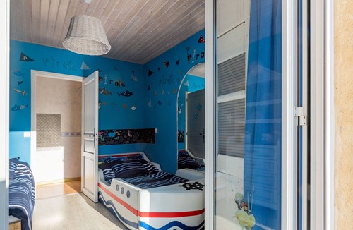 Cuzorn House | Gîte Lémance - Three Bedroom House, Sleeps 6
