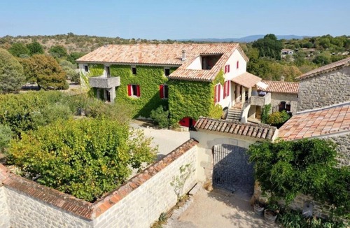 Joyeuse Cottage | Gîte * l'Escoussou 110 m², 3 rooms, charm, nature, heated pool, South Ardèche