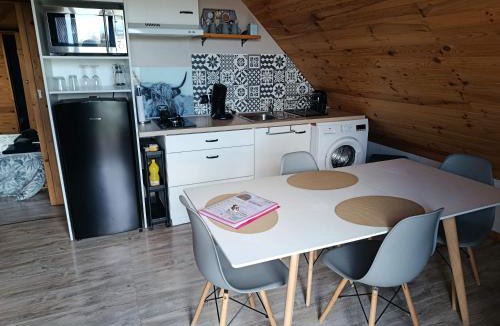 Besse-et-Saint-Anastaise House | Gîte l'estive du Clozel