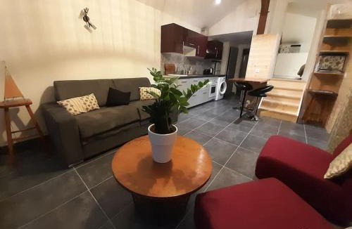 Saint-Mury-Monteymond Ski Chalet | Gîte l'Eterlou - Chalet cosy avec jardin et vue sur Belledonne