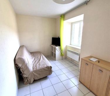 Meyras Apartment | Gîte La Vallée RDC Neyrac-les-Bains