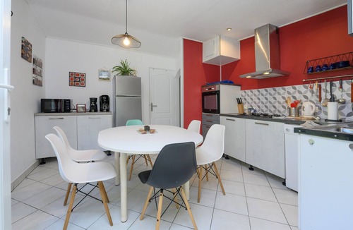Plumelin House | Gîte “Le Logis de la Dame du Lac” with Private Terrace, Garden, and Wi-Fi