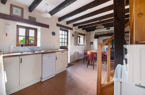 La Bazoque House | Gîte Le Petit Promenant: Private Terrace, Garden & Wi-Fi in La Bazoque