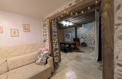 Precilhon House | Gîte Les pierres qui parlent - Complete accommodation in a renovated farmhouse *