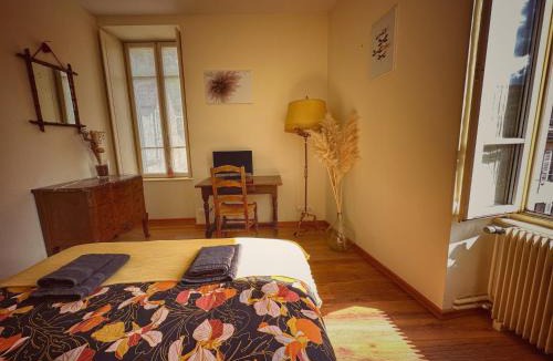 Saint-Romain House | Gîte Les Roches : maison de caractère pour 15 personnes