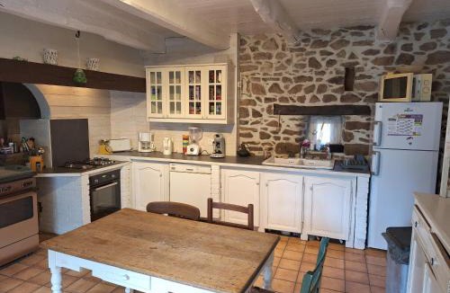 Goudelin House | Gîte longère de charme en Bretagne dans un écrin de verdure - Ty Baradouze