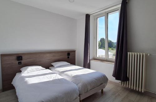 Lacroix-sur-Meuse Apartment | Gîte lumineux 2-4 pers. avec terrasse et restaurant sur place - FR-1-585-92