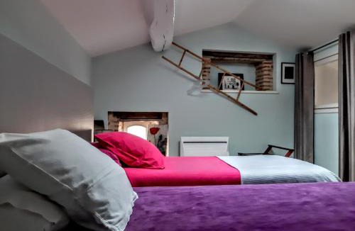 Bourran House | Gîte Mara des Bois - 3 chambres - jardin clos - piscine chauffée- terrasse - climatisation - parking