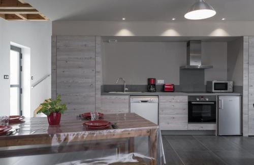Chapeau House | Gîte moderne à la ferme avec cheminée et wifi - FR-1-489-269