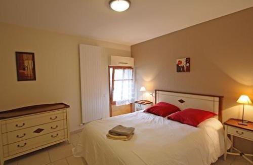 Rebeuville House | Gîte moderne à Rebeuville, proche Neufchâteau, 3 ch., accès PMR, pêche, WIFI, tout inclus - FR-1-589-157