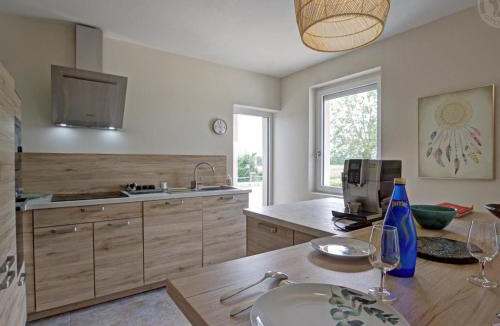 Riorges House | Gîte moderne avec parking sécurisé et jardin privé - FR-1-496-316