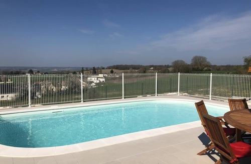 Chatellerault House | Gîte Montgolfière - CHATELLERAULT