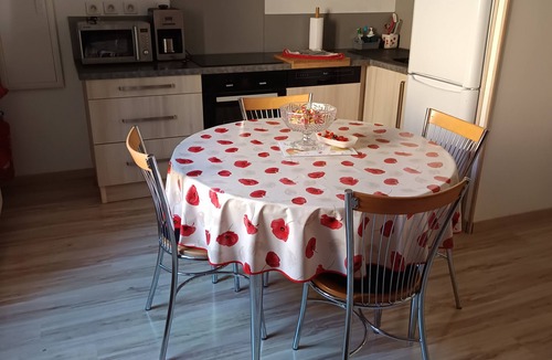 Arnay-le-Duc Apartment | Gîte Neuf Entier en Bourgogne Dans Cité Médiévale