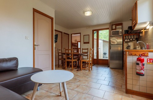 Joyeuse House | Gîte Olivier 1 – Holiday Cottage in Village Setting