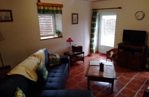 Poezat House | Gîte Pôëzat, 4 pièces, 6 personnes - FR-1-489-118