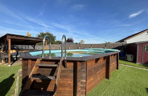 Estivareilles House | Gîte paisible à Estivareilles, piscine chauffée, animaux acceptés - FR-1-489-615