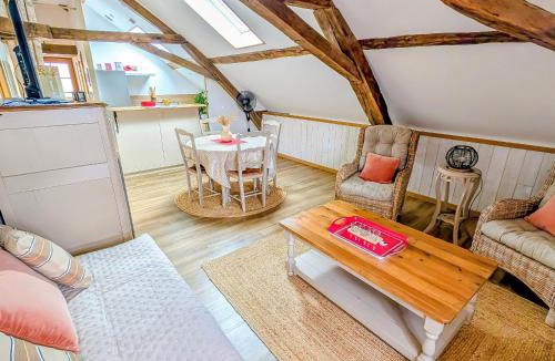 Sable-sur-Sarthe House | Gîte paisible au bord de la rivière - 5 pers. - FR-1-410-497